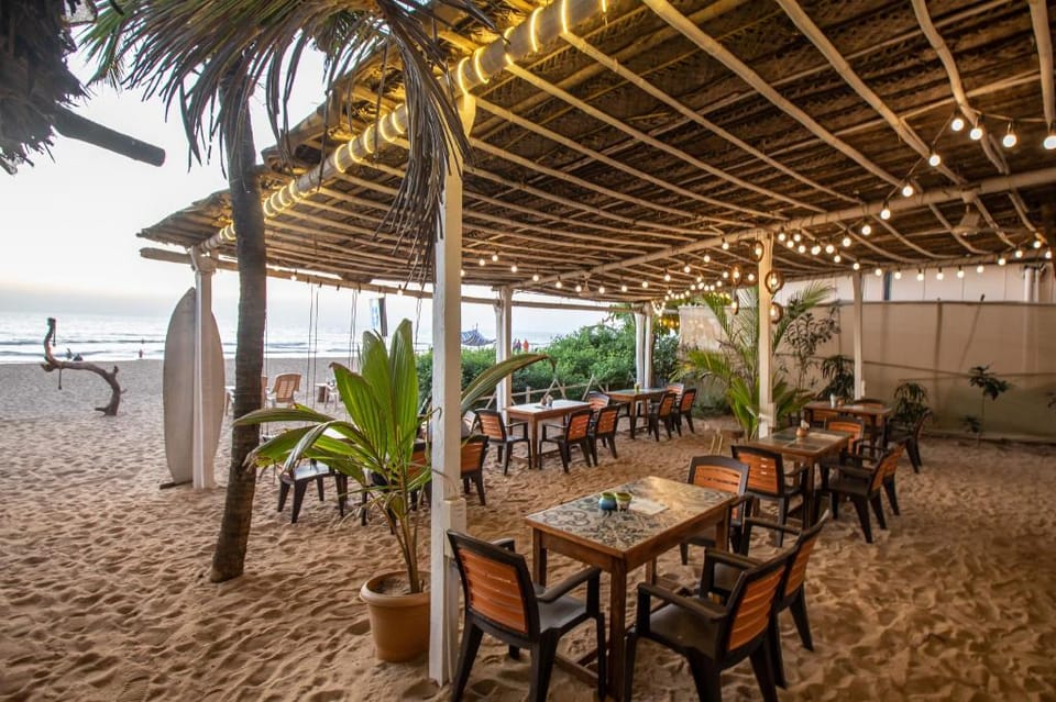 Sunset Cafe Beach Stay Hotel in Karnataka