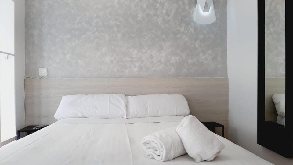Hostal Lucia by gaiarooms Bed and Breakfast in Salamanca