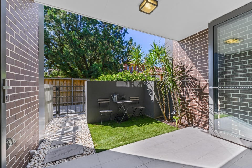 HomeHotel,High-end 3 Bedroom terrace Free parking Apartment in Sydney
