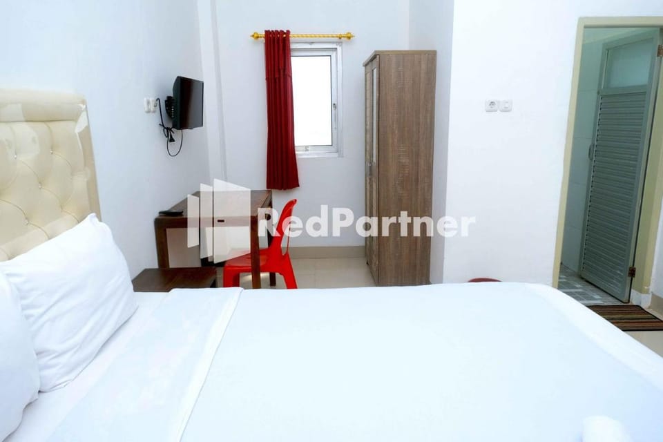 Fortuner Homestay Syariah Makassar Mitra RedDoorz Bed and Breakfast in Indonesia