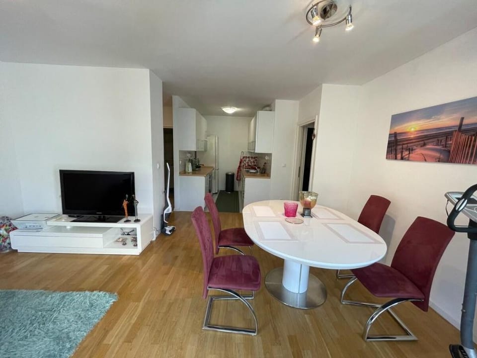Lovely Modern Apartment - Lake Jarun Apartment in City of Zagreb