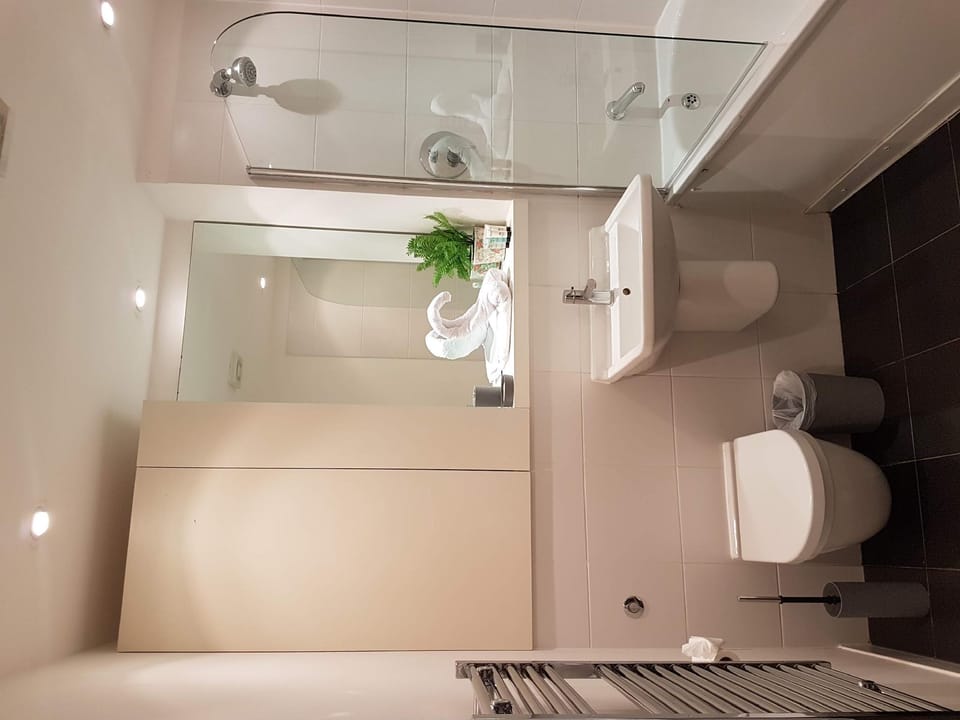 Canary Wharf Retreat - Serviced Accommodation Apartment in London