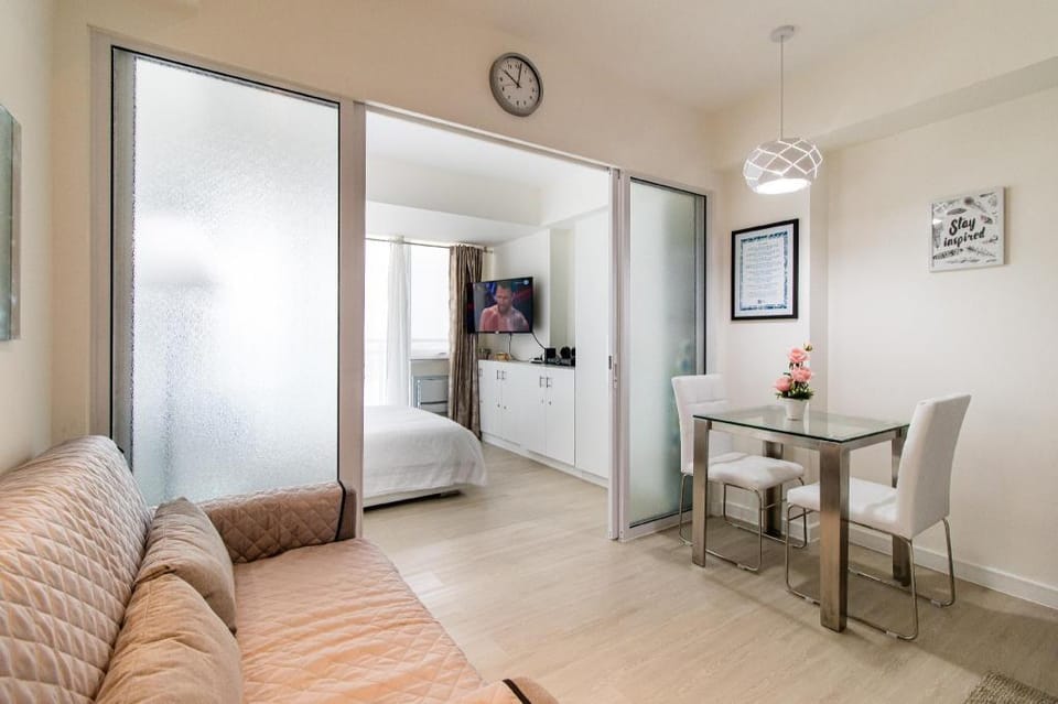 Bor 1412 Cheri @ Azure Urban Resort Residences Apartment in Paranaque