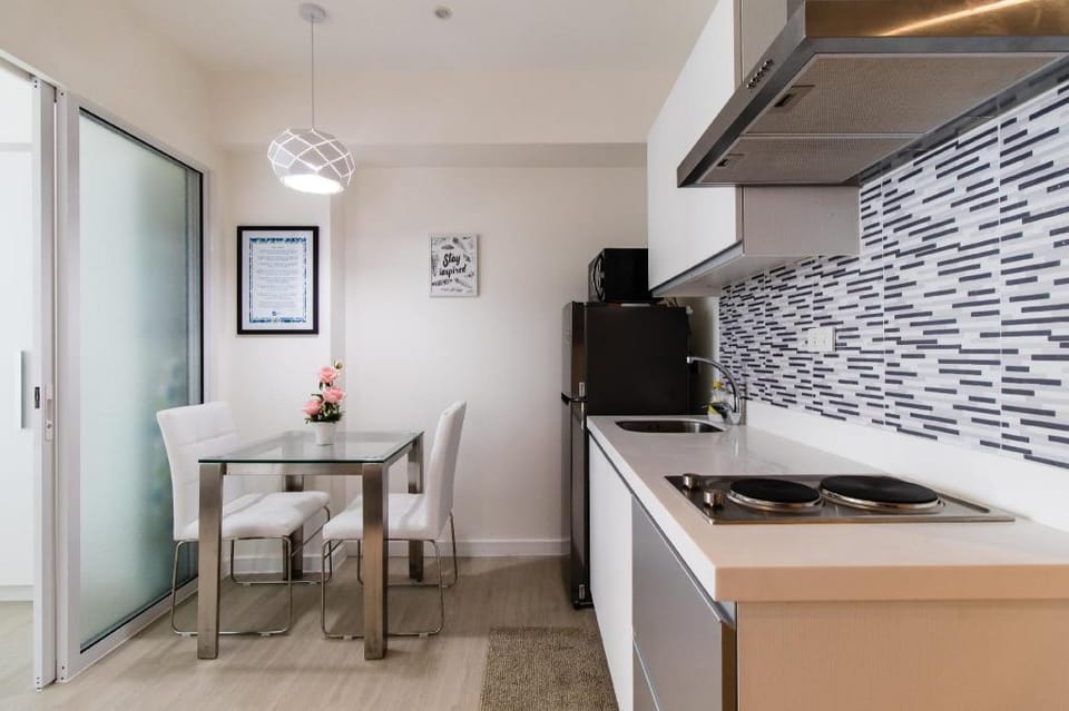 Bor 1412 Cheri @ Azure Urban Resort Residences Apartment in Paranaque