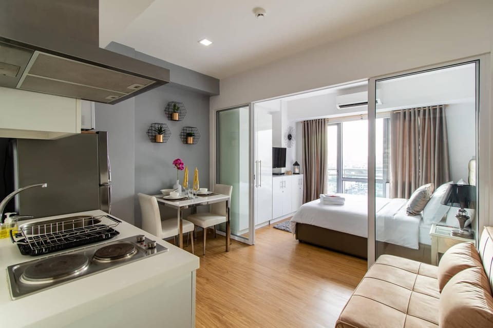 Stylish & Modern 1BR Space @ Acqua W/ Netflix Apartment in Mandaluyong