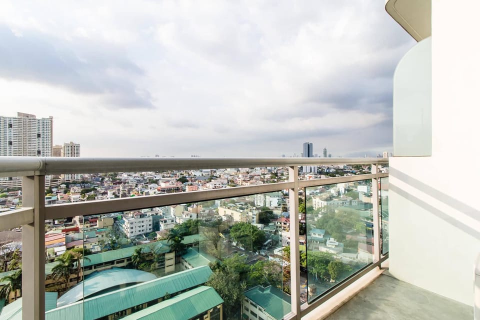 Stylish & Modern 1BR Space @ Acqua W/ Netflix Apartment in Mandaluyong