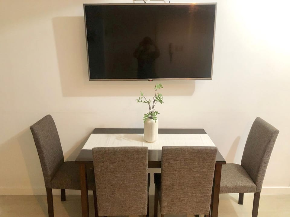 Cozy Homestay @ Azure  Apartment in Paranaque