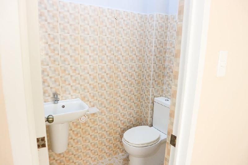 Iloilo Transient Rooms | BUDGET room for six (UA) Apartment in Iloilo City