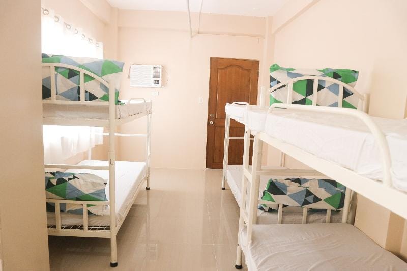 Iloilo Transient Rooms | BUDGET room for six (UA) Apartment in Iloilo City