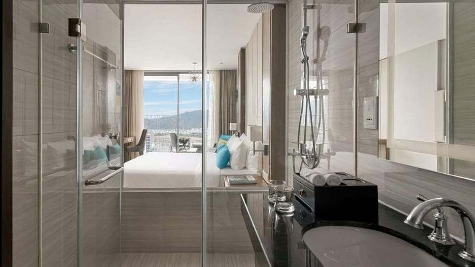 Panorama Luxury Free Pool & gym Nice city view  06 Apartment in Nha Trang
