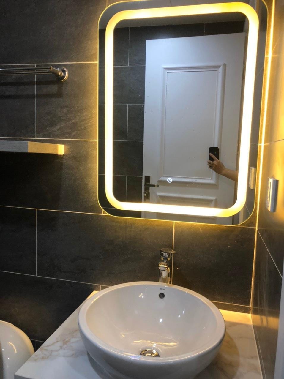 Vinhomes DCapitale 1BRLuxury Studio Tran Duy Hung Apartment in Laos