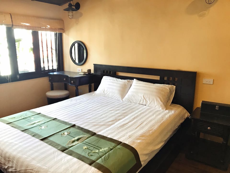 4BR/MY HANOI ! Authentic Vietnamese 1940s /CENTRE Apartment in Hanoi