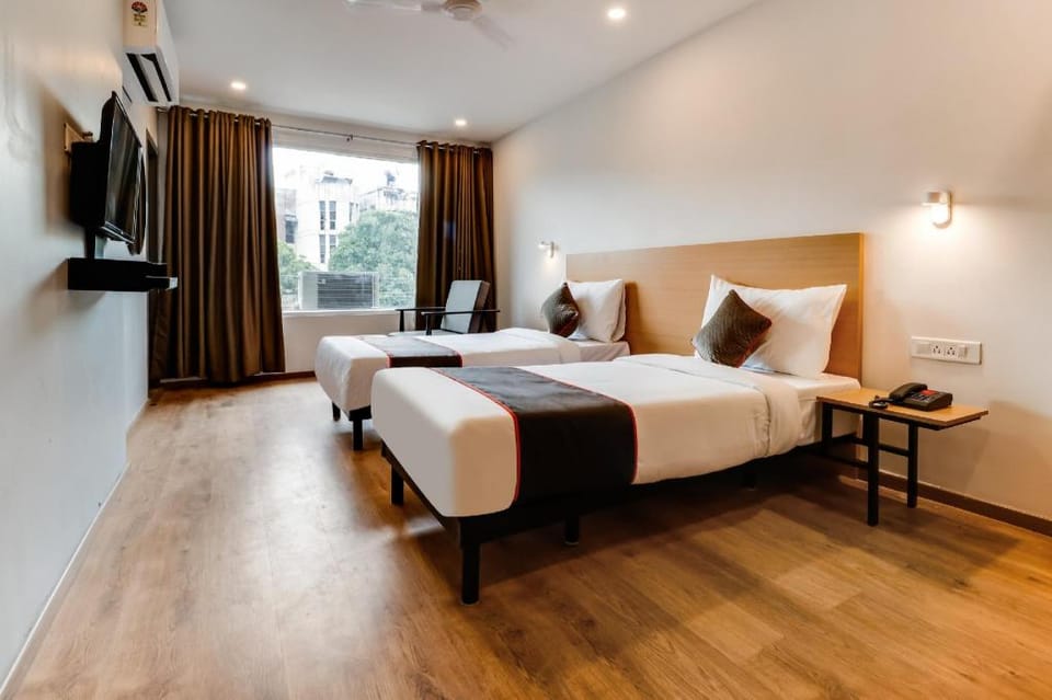 Super Townhouse Gandhi Hall Hotel in India