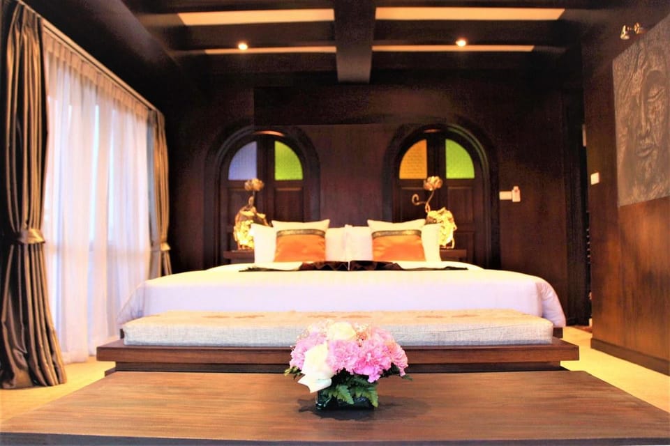 Grand Royal Lanna Boutique Home 20BR w/Breakfast Villa in Chiang Mai