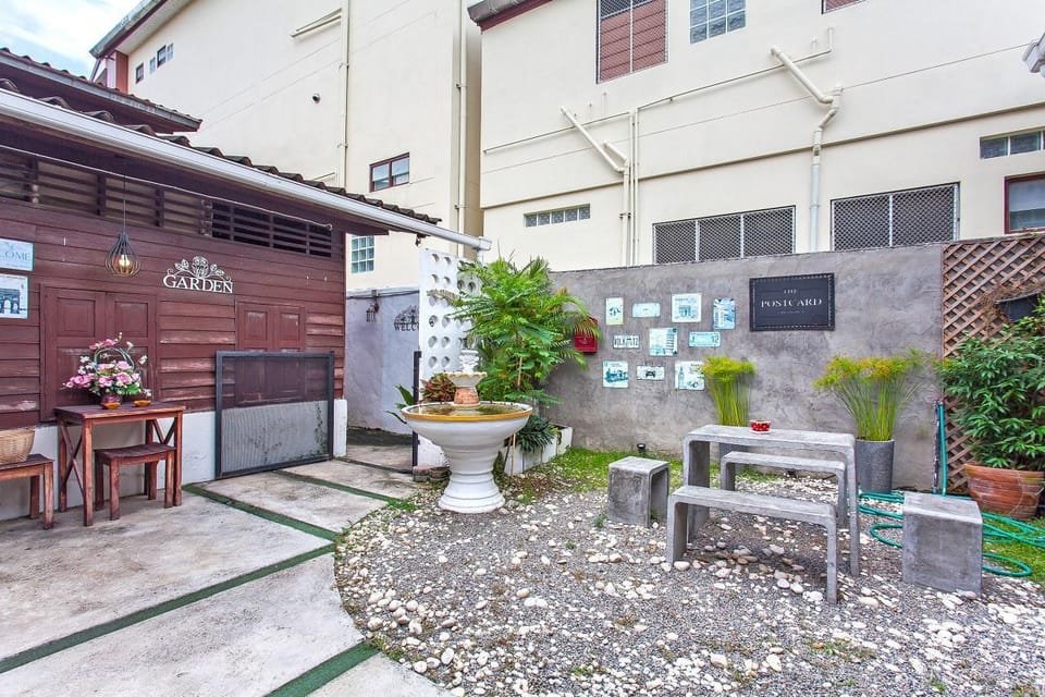 The Hipster Home 4BR Sleeps 8 in Old City  Villa in Chiang Mai