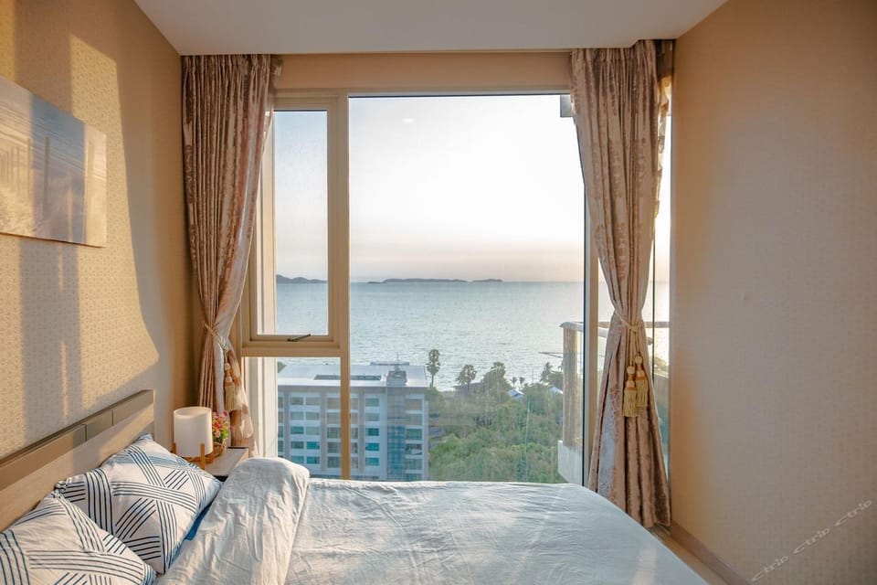 Seaview  Apartment Hotel Room A Apartment in Pattaya City