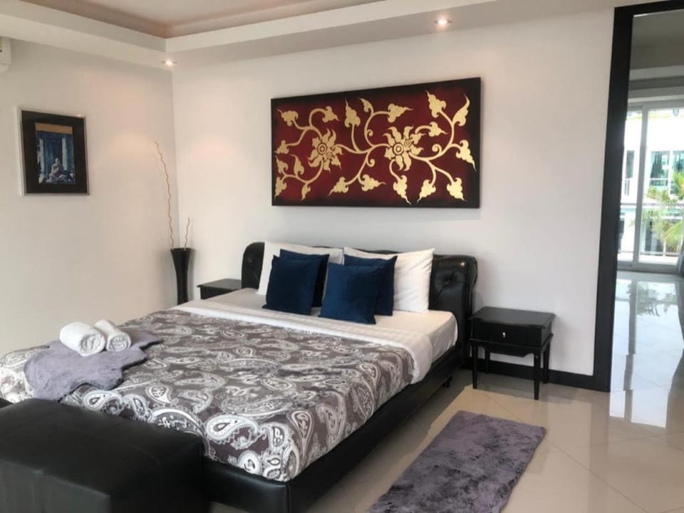 HOLLYWOOD Pool Villa Pattaya 3 Bedroom  Villa in Pattaya City