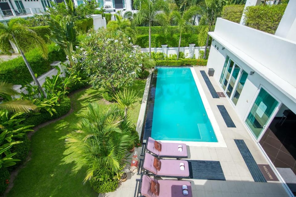 PRESIDENT Pool Villa Pattaya 4 Bedroom  Villa in Pattaya City