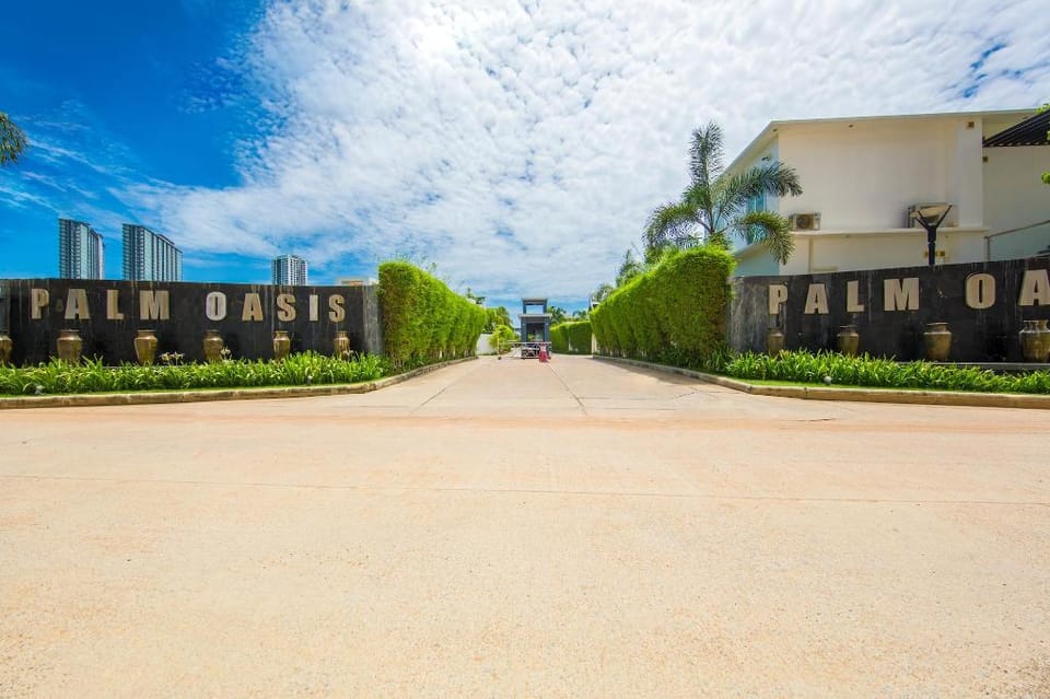 PRESIDENT Pool Villa Pattaya 4 Bedroom  Villa in Pattaya City