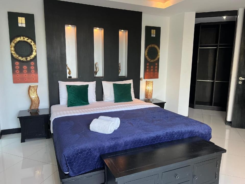 LUXURY Pool Villa Pattaya 4 Bedroom Villa in Pattaya City
