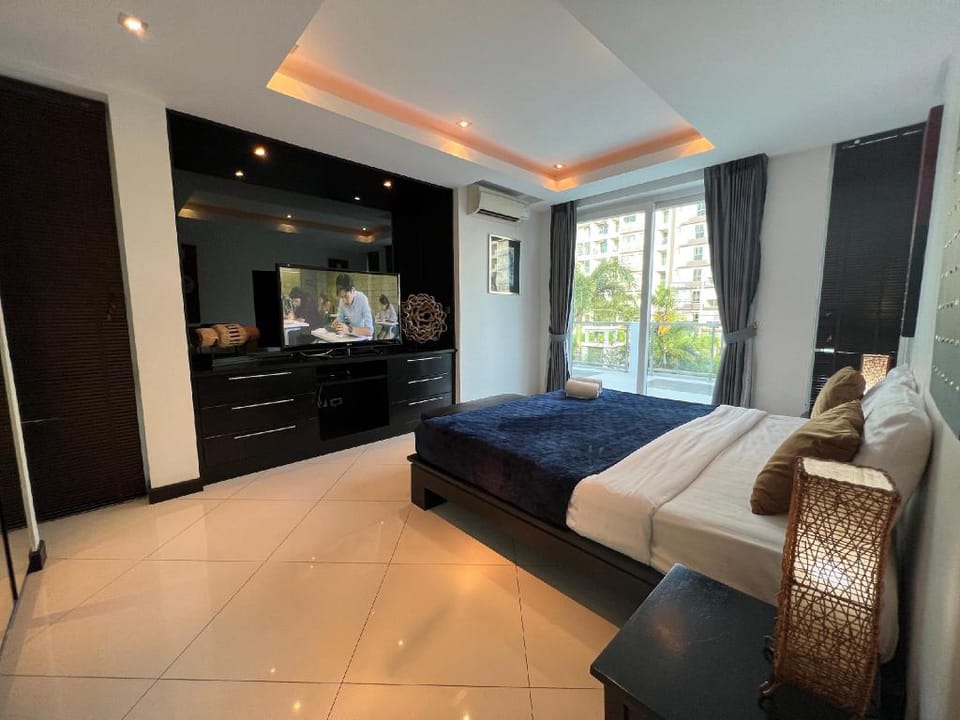 LUXURY Pool Villa Pattaya 4 Bedroom Villa in Pattaya City