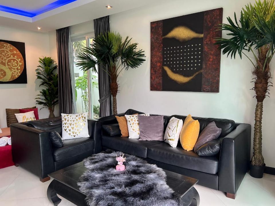 FAMILY Pool Villa Pattaya,  2 Bedroom  Villa in Pattaya City