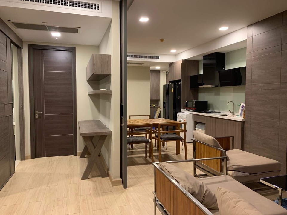 Cetus Beachfront Condominium Apartment in Pattaya City