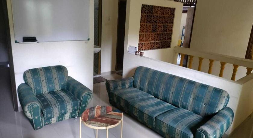 Kabin Kapsule Halte UI Depok - Male Only Hostel in South Jakarta City