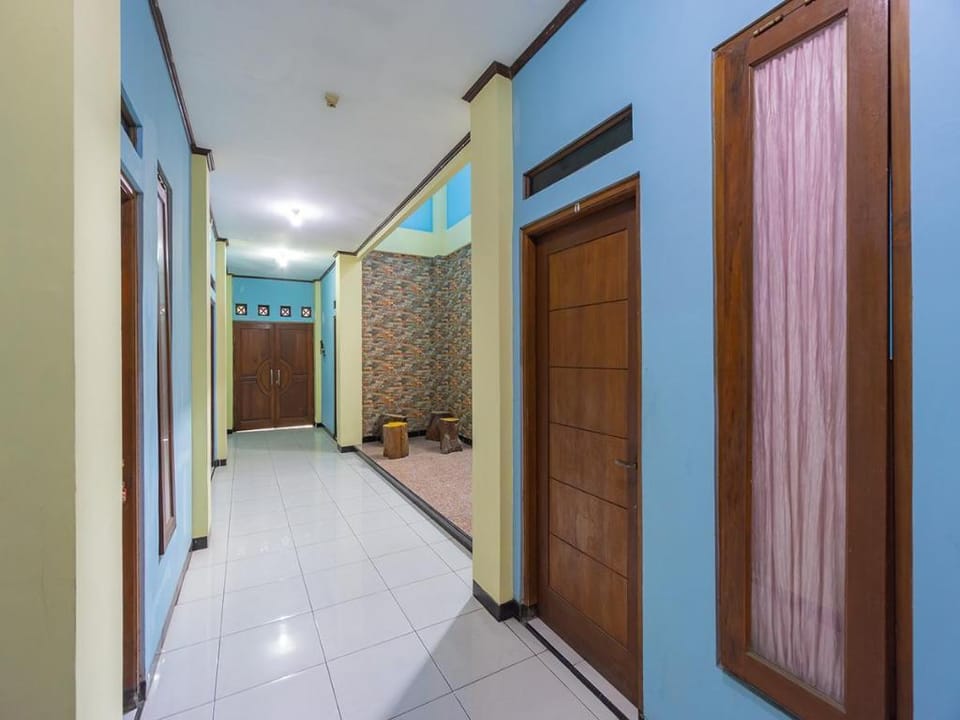 OYO 1801 Wisma Griya Indah Lestari Hotel in South Jakarta City