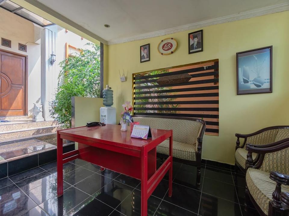 OYO 1801 Wisma Griya Indah Lestari Hotel in South Jakarta City