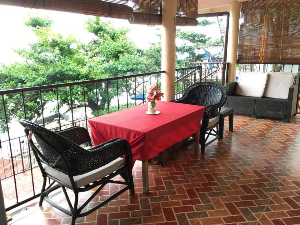 A- beautiful beachfront apartment Vacation rental in Island Garden City of Samal