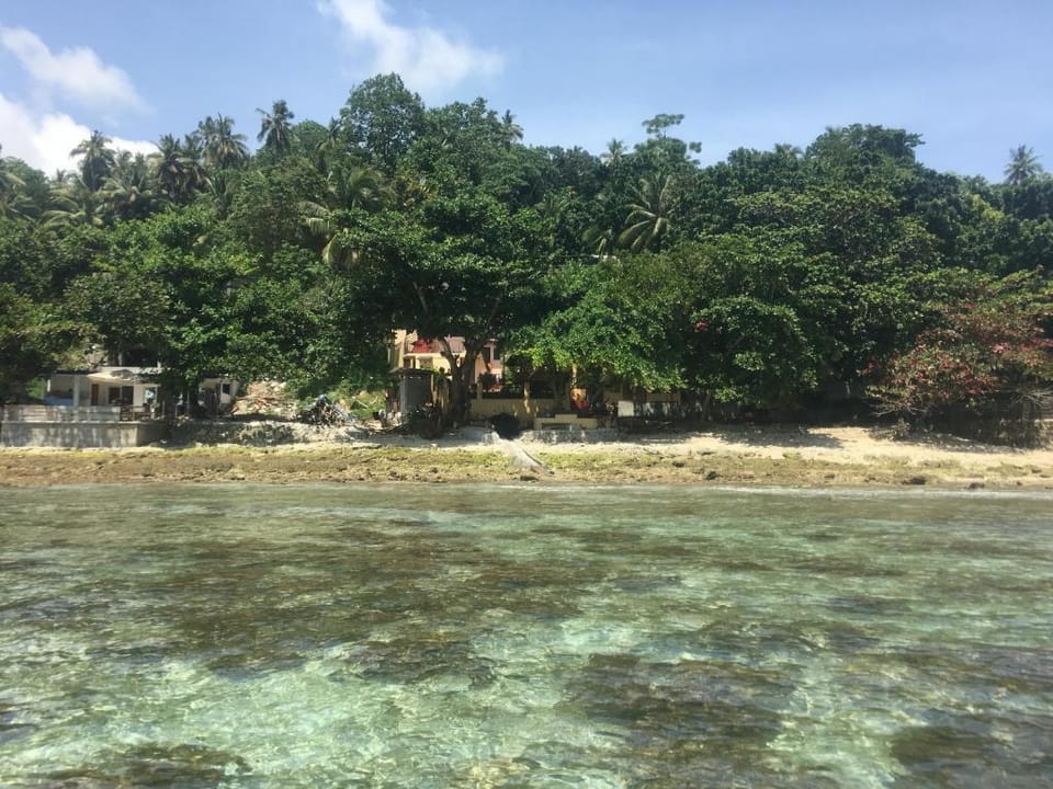 A- beautiful beachfront apartment Vacation rental in Island Garden City of Samal