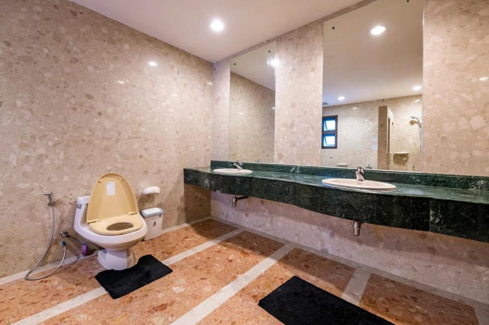 4BR for 8 PAX Private House in Hua Mak Villa in Bangkok