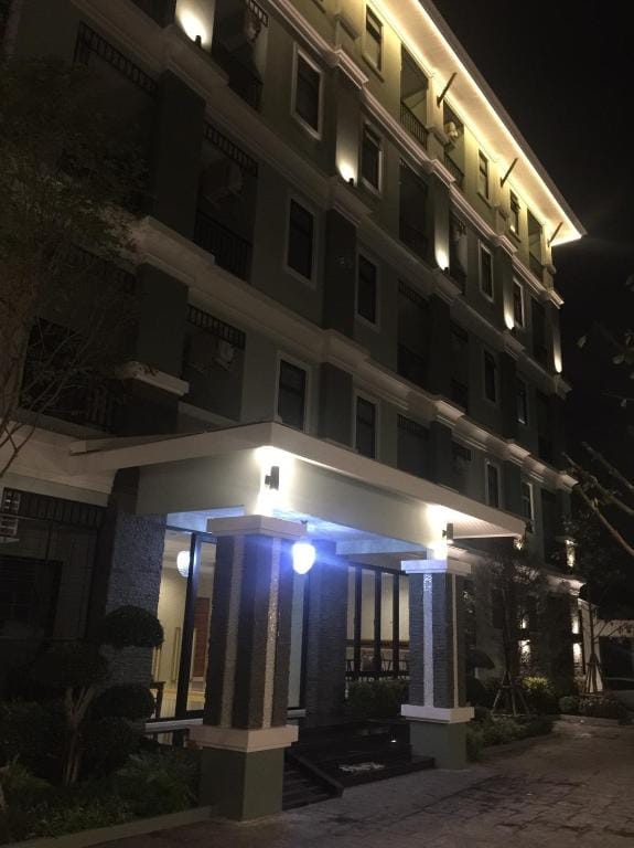 Money Grand Home Hotel in Bangkok