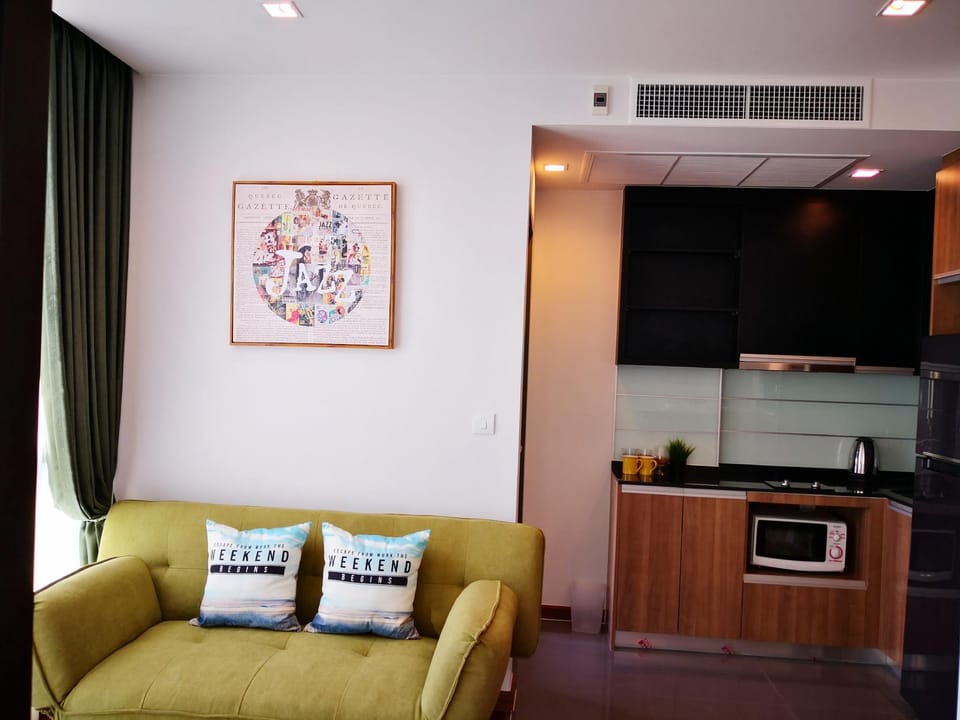 High-view/37F pool/5Mins BTS/600M siam paragon Apartment in Bangkok