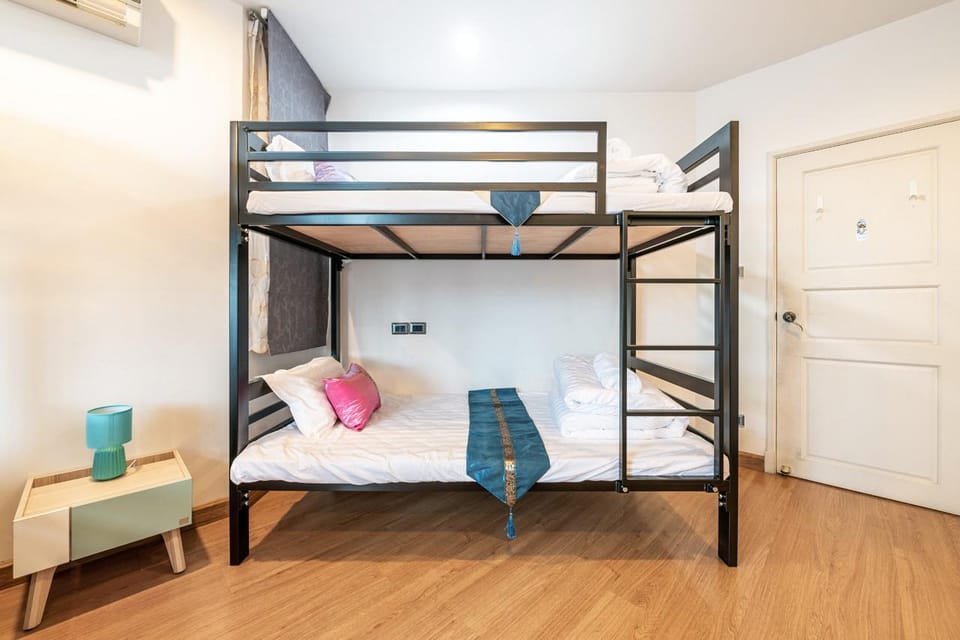 YULI Youth Hosted MaleOrFemale  dormitory 1 bed Apartment in Bangkok