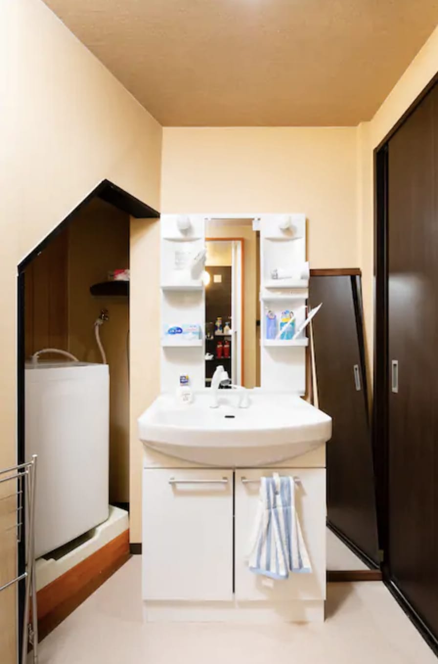 D-5 minutes to the station, Namba 2 mins direct  Apartment in Osaka