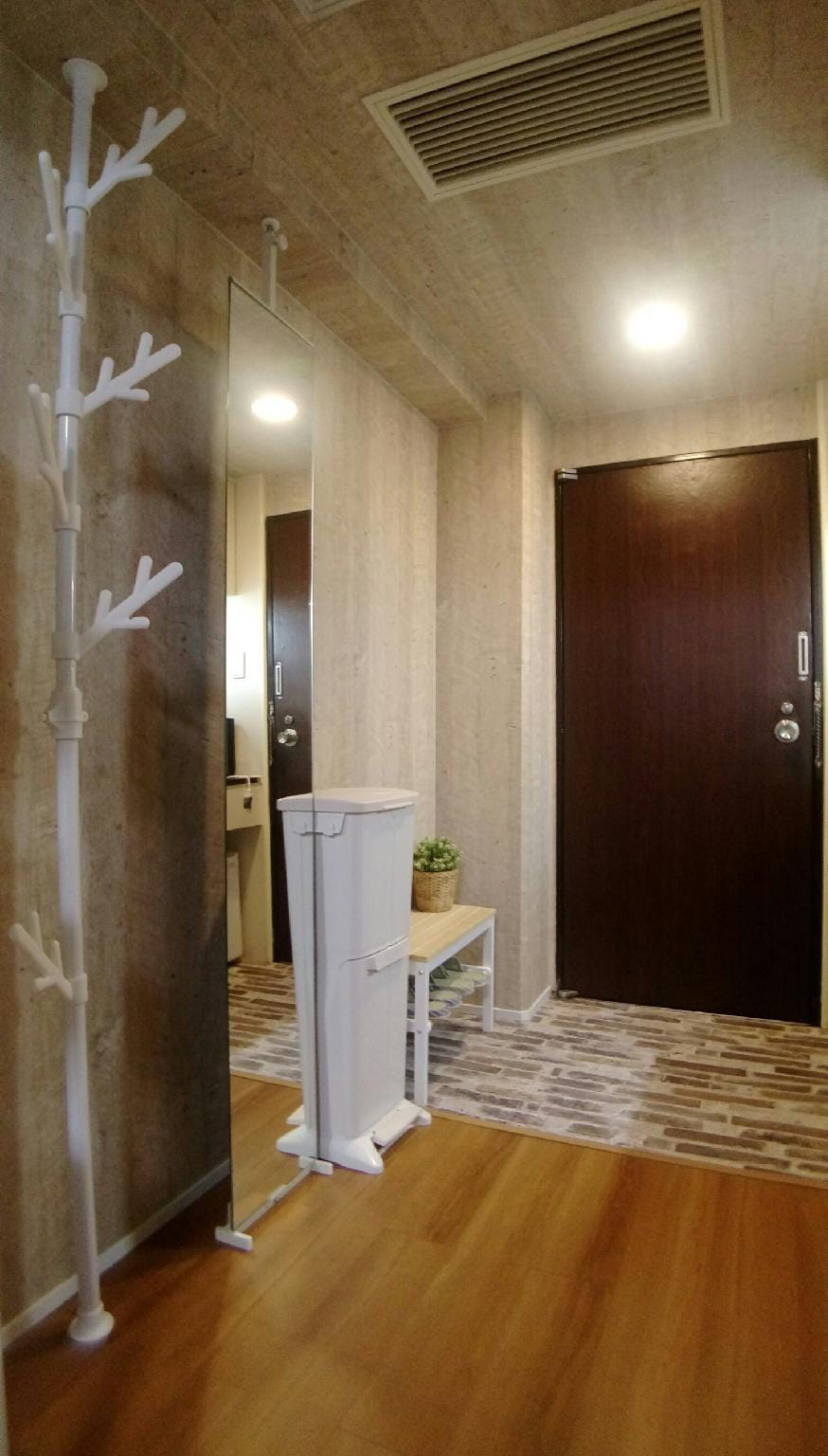 Shin-Osaka 1-min walk/Cozy JPN Apt. room/Free WiFi Apartment in Osaka