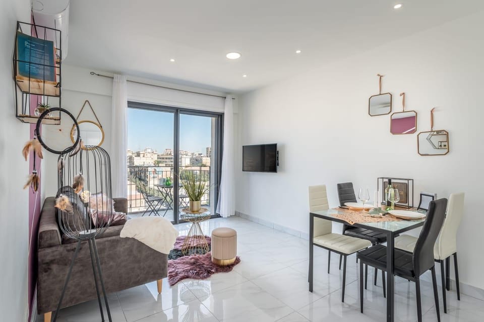 Deluxe 2 BDR with Balcony - Even Israel#51 Apartment in Jerusalem