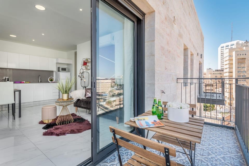 Deluxe 2 BDR with Balcony - Even Israel#51 Apartment in Jerusalem