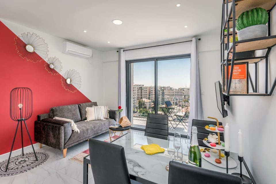 Amazing 2 BDR with Balcony, Even Israel #56 Apartment in Jerusalem