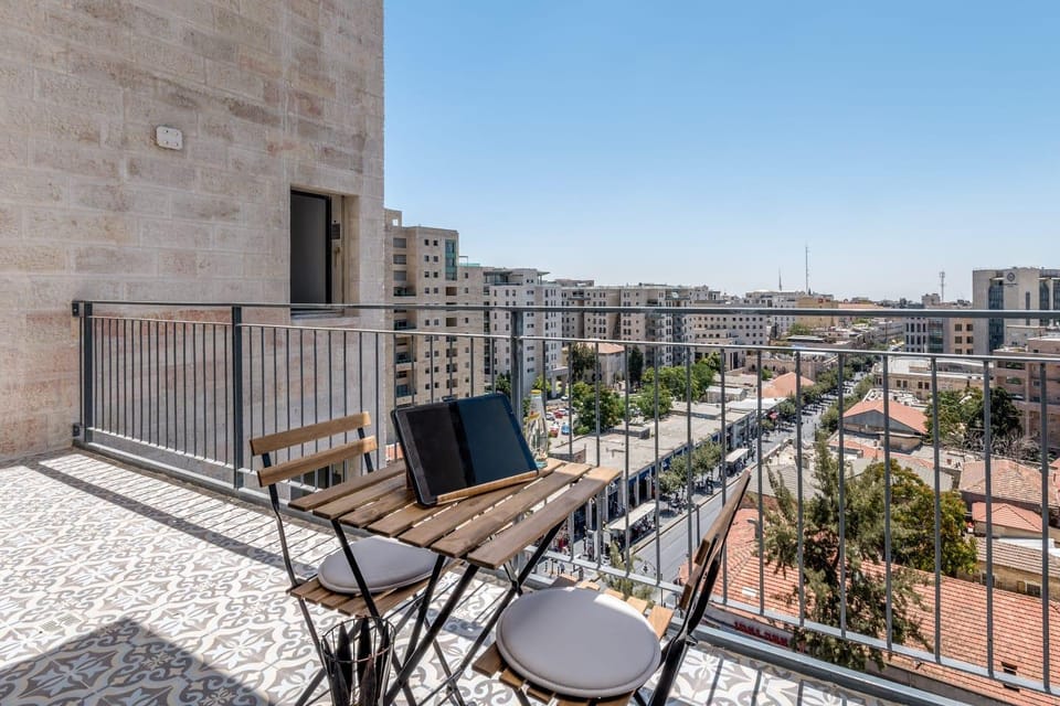 Amazing 2 BDR with Balcony, Even Israel #56 Apartment in Jerusalem