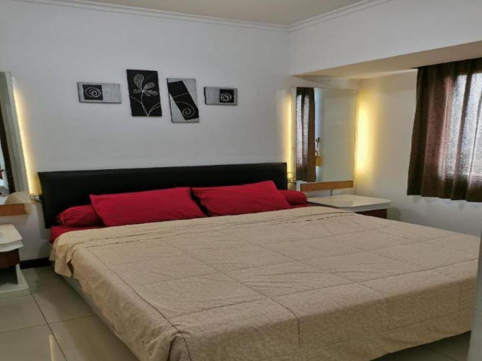Comfy 2 BR Apartmen 60 m At Pakuwon Mall With Wifi Apartment in Surabaya