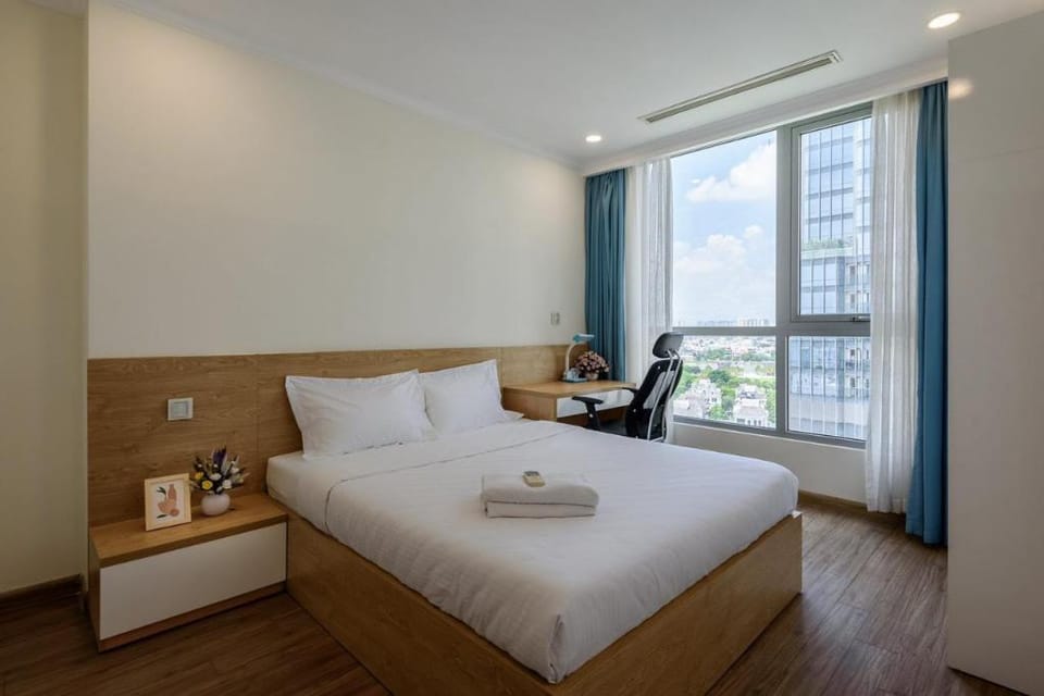 Vinhomes Central @4 Huge Bedrooms/3WC Landmark Apartment in Ho Chi Minh City