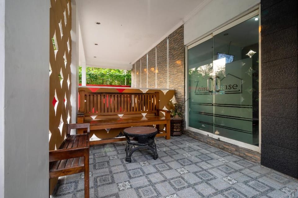 OYO 1829 Zaira House Hotel in Special Region of Yogyakarta
