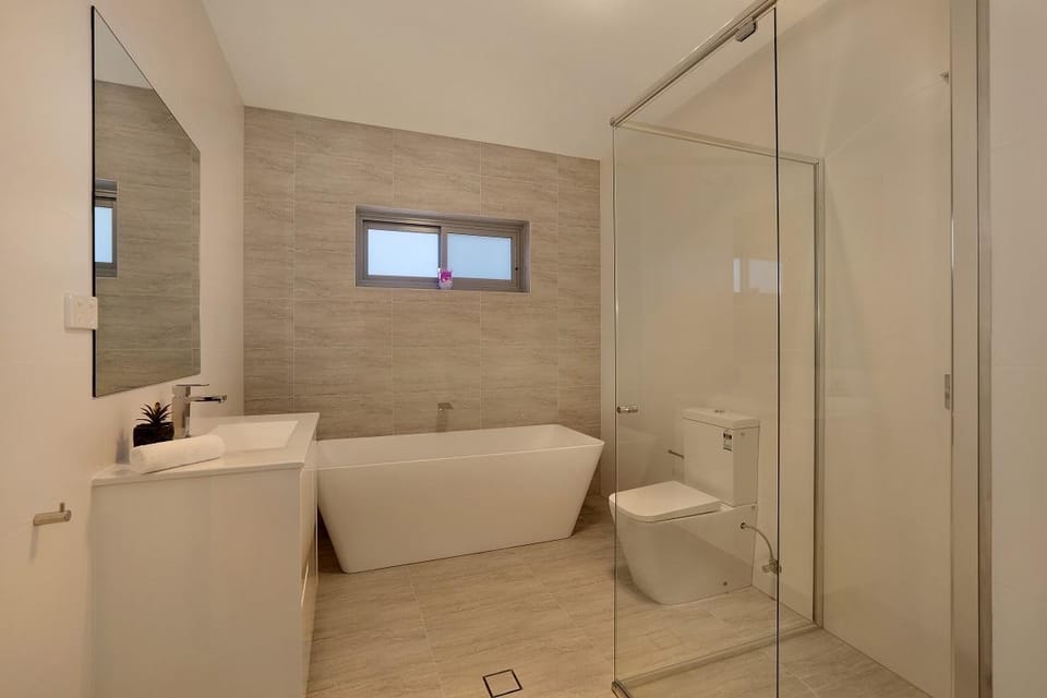 Greenacre Villa 41A - Sydney Modern 5 Bdrms Vacation rental in Sydney