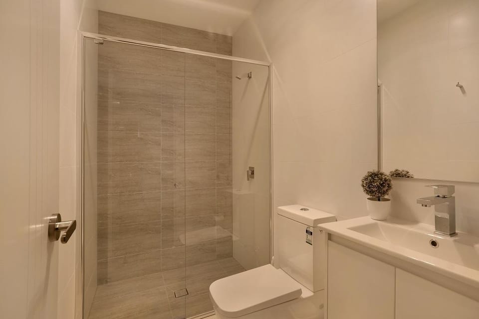 Greenacre Villa 41 - Sydney Modern 5 Bdrm house Vacation rental in Sydney