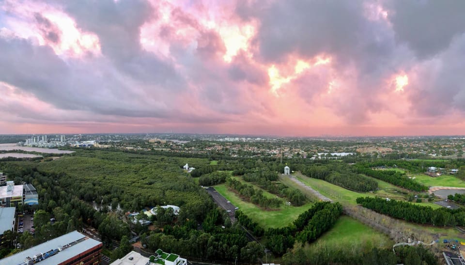 Premium 2 Bedroom Apartment with Panoramic Views Apartment in Sydney