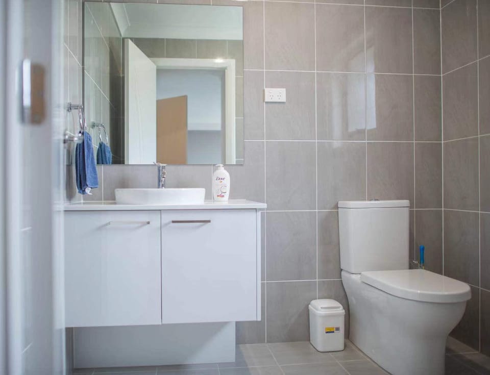 New Luxury 5 Bedroom Duplex Near Olympic Park Vacation rental in Sydney