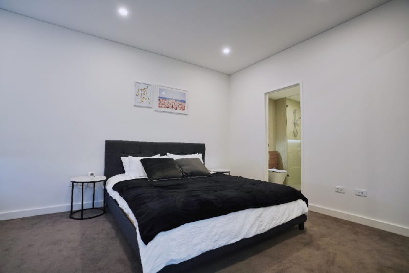 Beautiful Waterloo 2BR Close to SCC + Free Park Apartment in Sydney